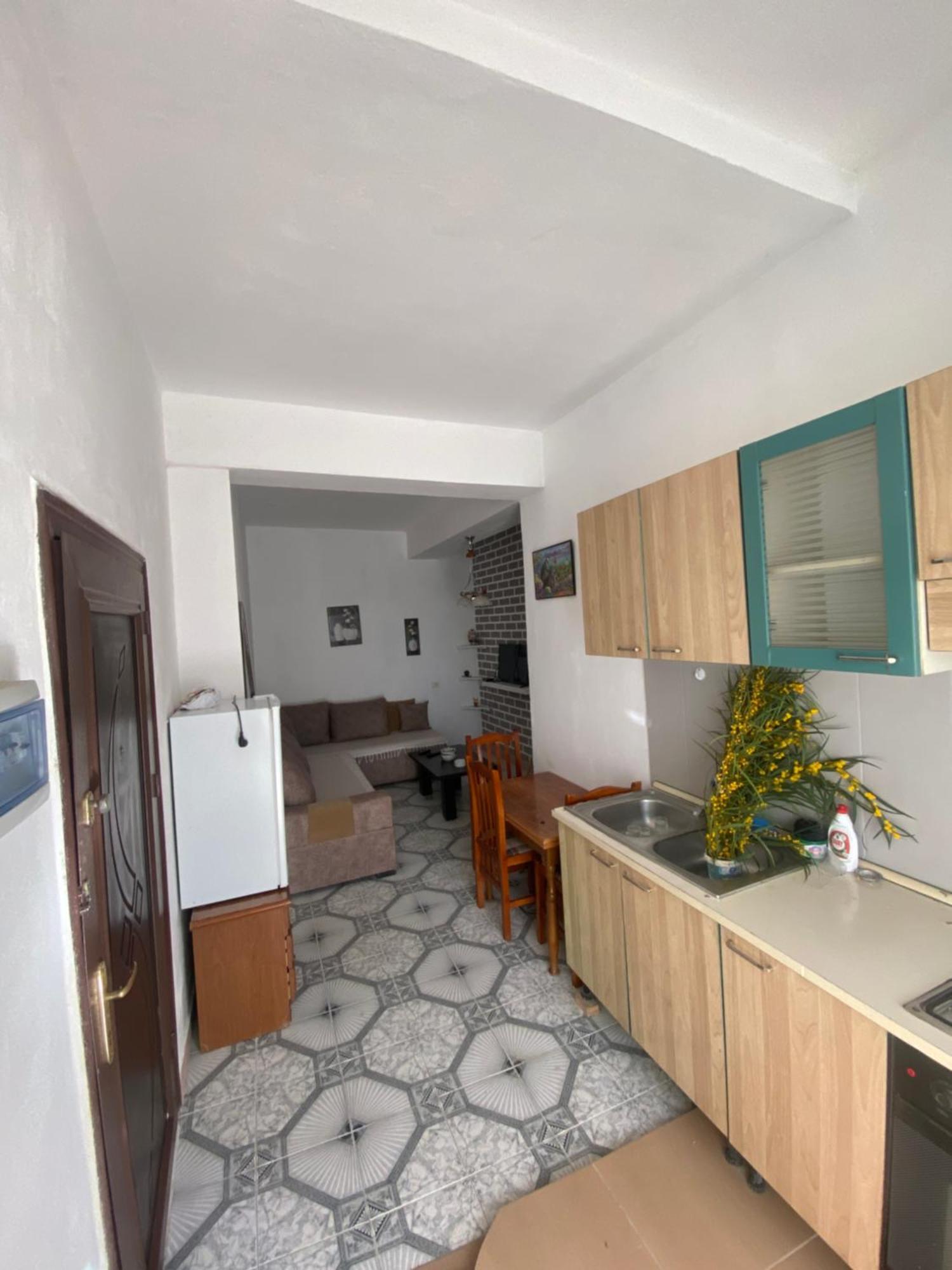 Lovely 2-Bedroom With Greenery View Durrës Exterior foto